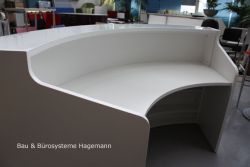 Kleine Theke weiß beleuchtet rund hochglanz 230 cm